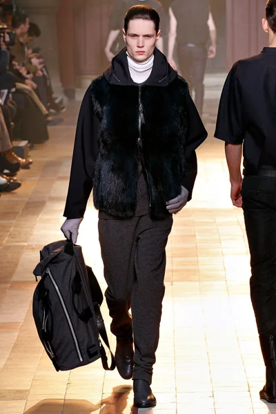 Look 13